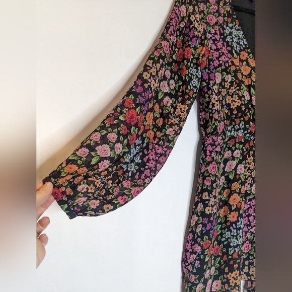 Yumi Kim Romper Floral - Picture 13 of 16